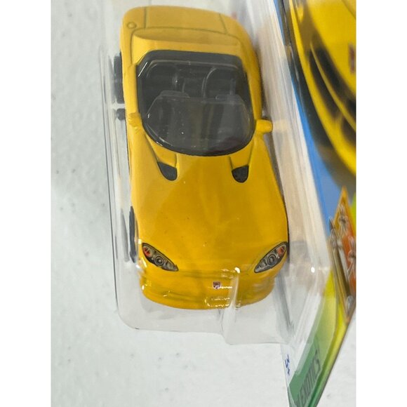 Hot Wheels ’92 Dodge Viper RT/10 – HW Exotics 6/10 Yellow Diecast Car NOC 1:64 - Picture 5 of 6